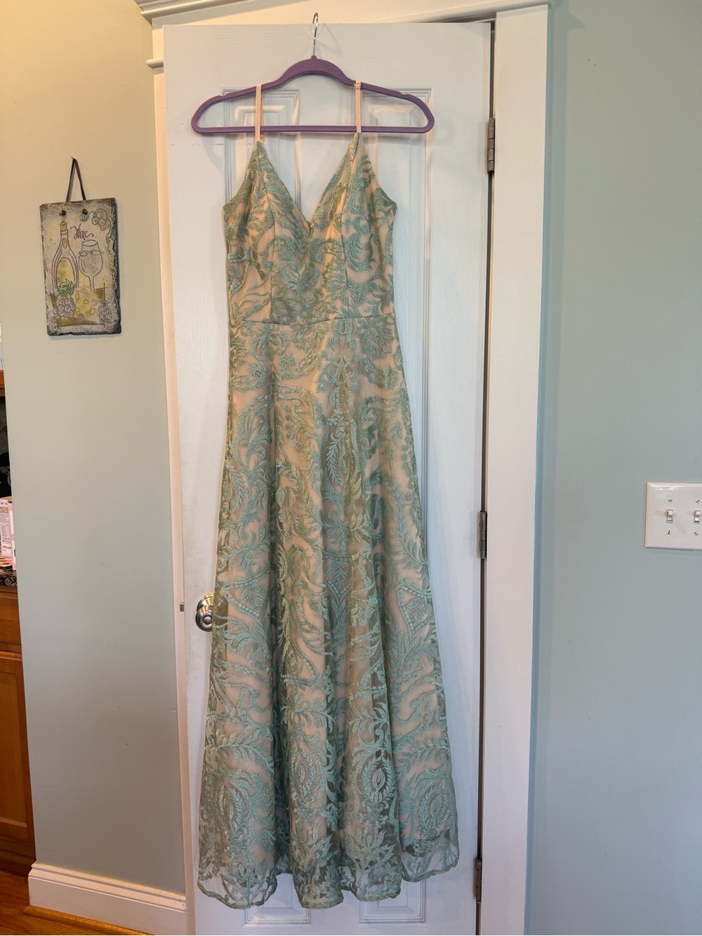 Elegant Green Lace Evening Gown - V-Neck Spaghetti Straps